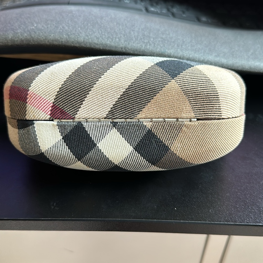 Burberry SunGlasses Case - Picture 2 of 3